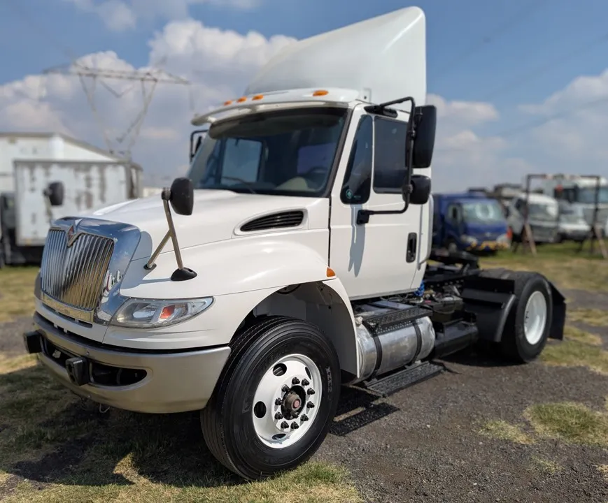 Tractocamión International 4400 Año 2016  5a Rueda